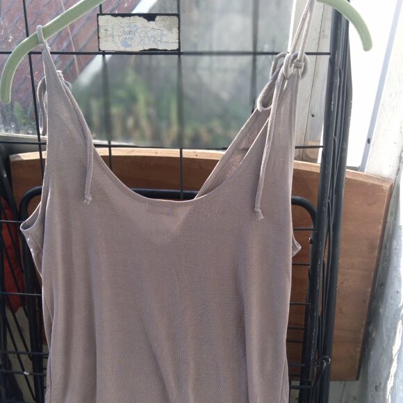 Gray Sleeveless Tie-strap top Intimately Free People Size Small Imported fabric - Picture 8 of 10